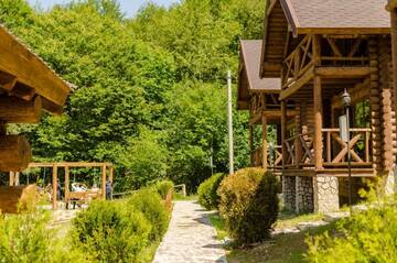 Фото номера Шале с двумя спальнями Отель Eco resort Monastic-SPA г. Оров 20